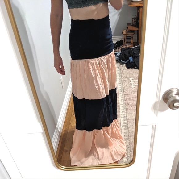 Atoir super gorgeous formal skirt - Picture 3 of 8